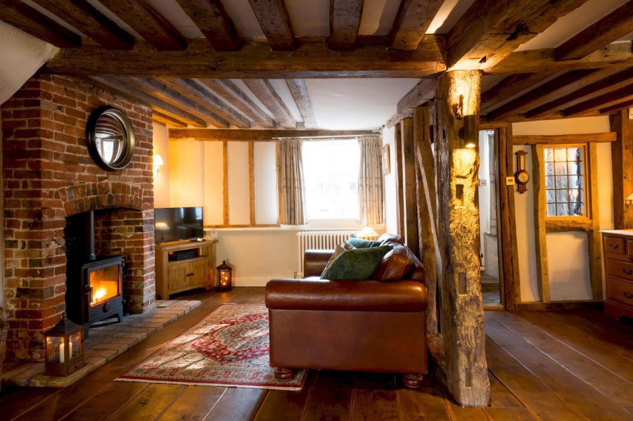 Miller Cottage A Luxury 1550'S Cottage In The Historic Centre Of סאפרון וולדן מראה חיצוני תמונה