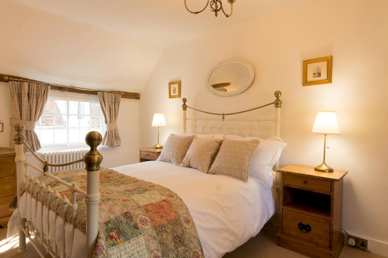 Miller Cottage A Luxury 1550'S Cottage In The Historic Centre Of סאפרון וולדן מראה חיצוני תמונה